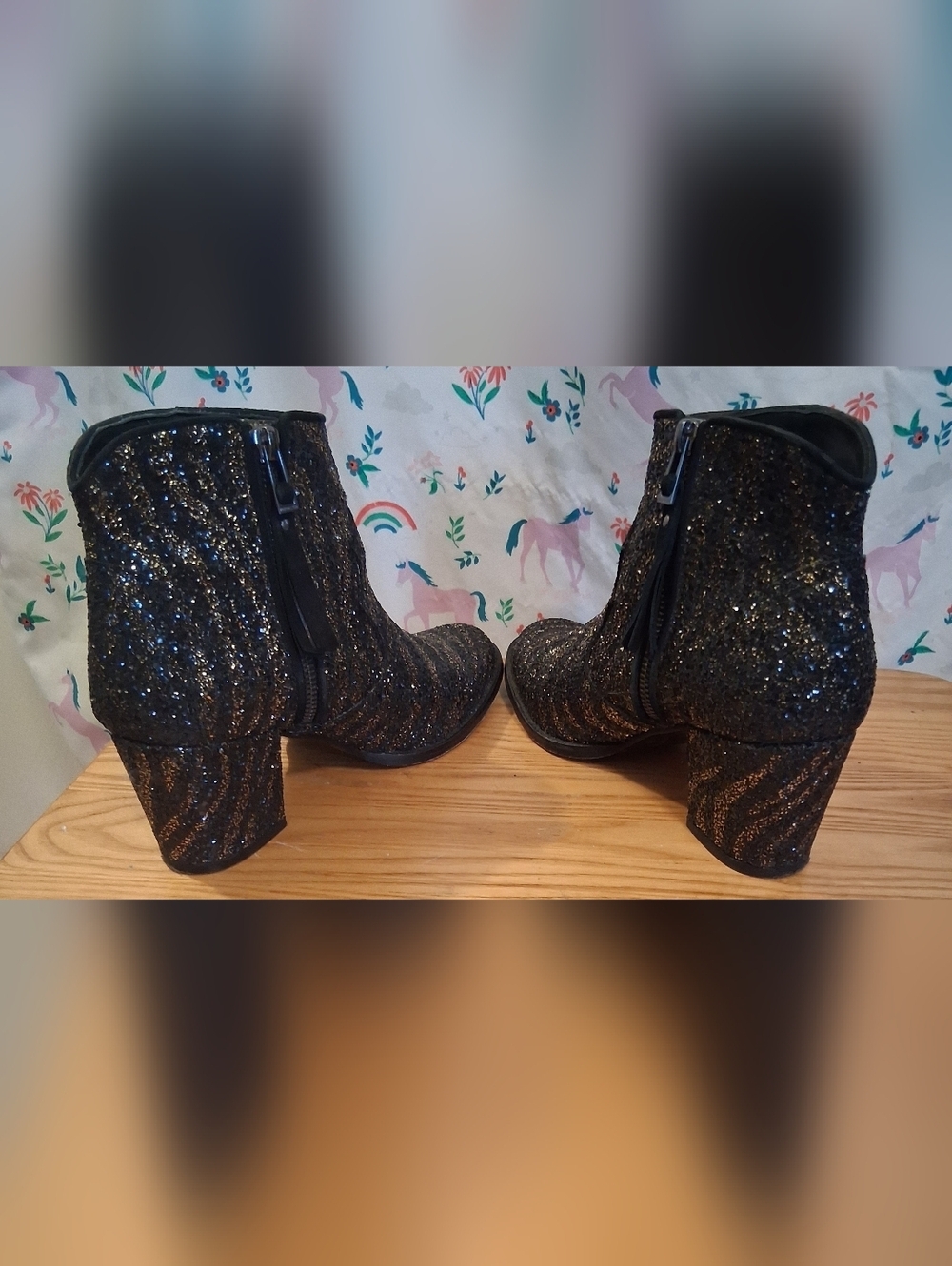 EUC Zadig & Voltaire Molly Black & Gold Glitter Statement Ankle Bootie SZ 9/9.5 - Picture 4 of 12